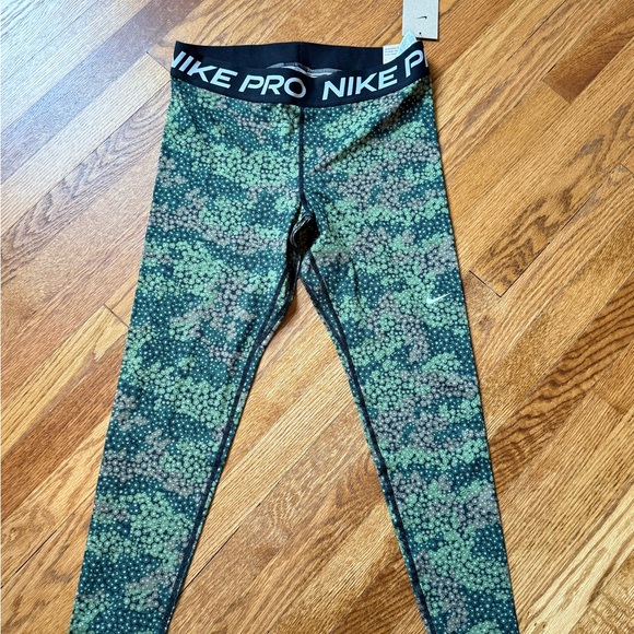 Nike Pro Floral Printed Training Leggings - Picture 2 of 6
